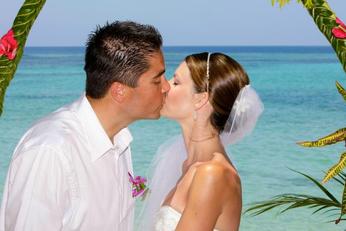 Fiji Wedding fiji wedding couple